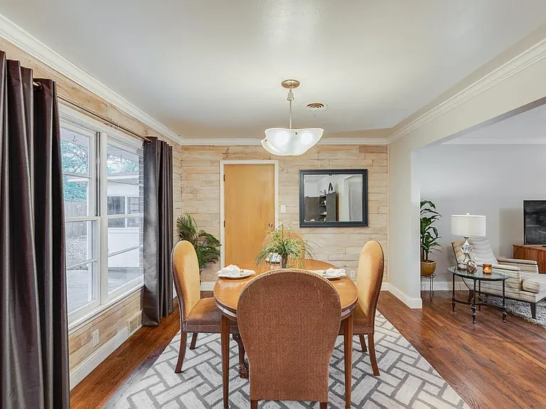 2515 Sherwood St — Photo 13
