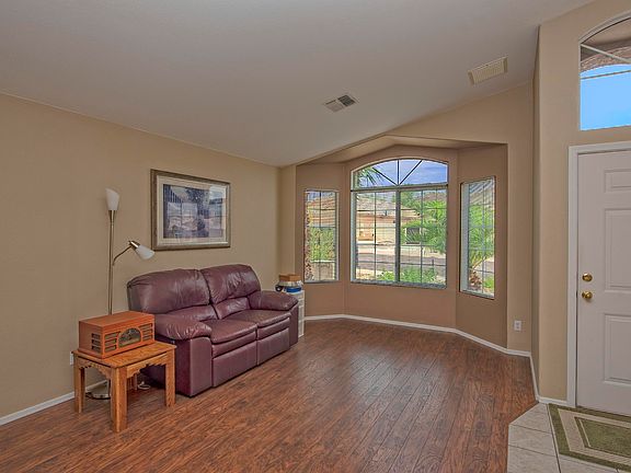 3rd image of 2209 E Siesta Ln