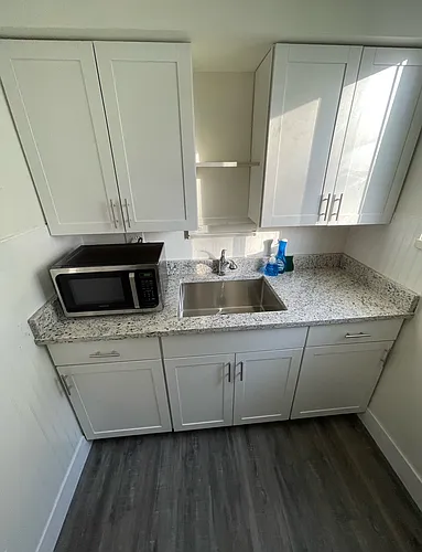 1210 Irving Ave #2 Photo 1