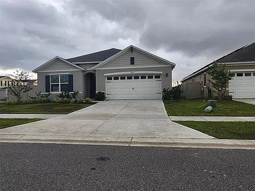 1051 Griffon Ave Photo 1