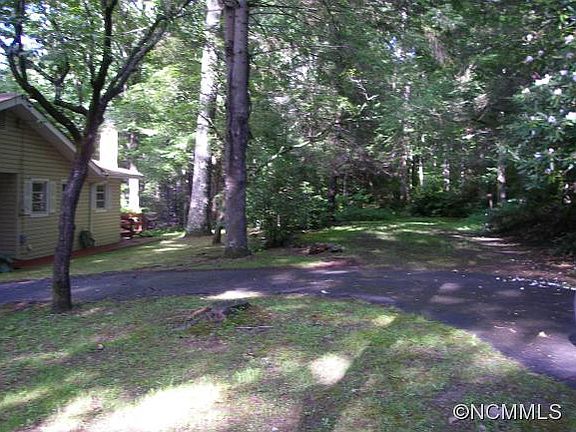 3rd image of 83 Dogwood Dr