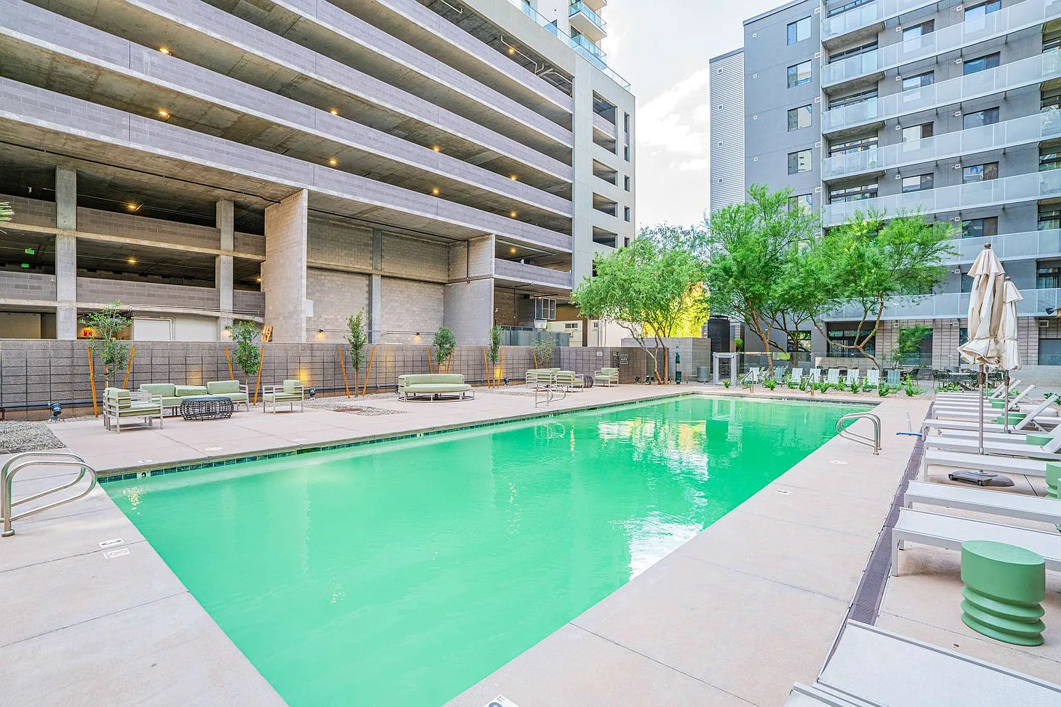 1 bed, 1.0 bath, 678 sqft, $2,708 — Photo 4