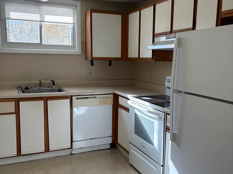 35 Fairmount Place Apartments — Photo 14