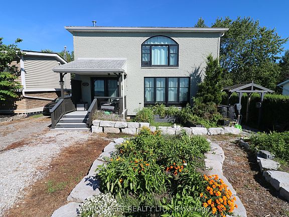 3rd image of 1275 Lakeshore Rd