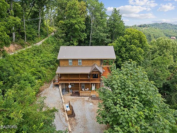 3rd image of 3074 Walters Way