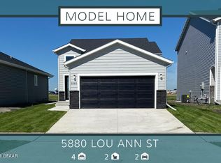 5880 Lou Ann St, Grand Forks, ND 58201