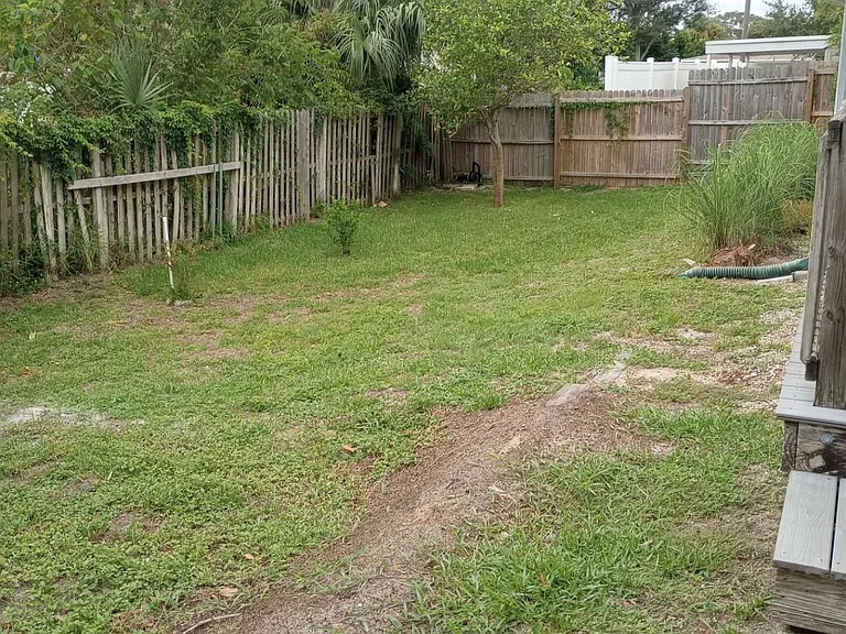 462 Magnolia St — Photo 3