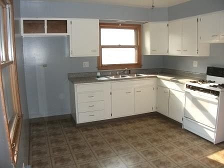 5th image of 1927 Herbert Dr