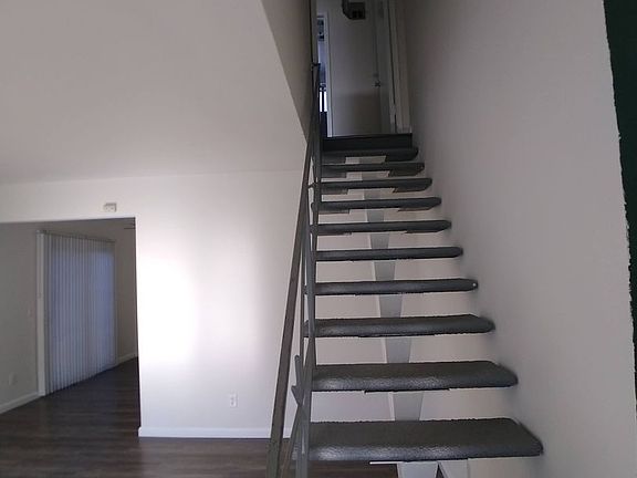 5th image of 1823 Carmona Ave #131b0f1c9