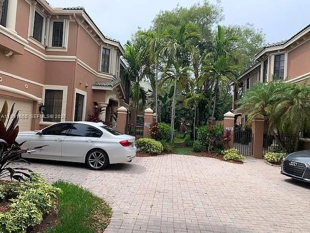 Legends At Weston Hills — Photo 2