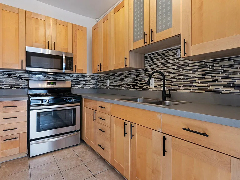 Brookmore - Premium Studio Apartment