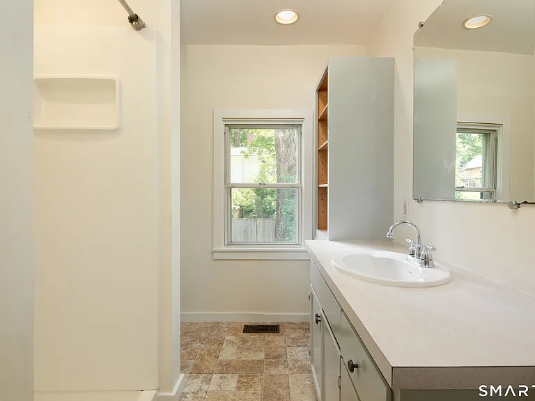 142 Factory St — Photo 14