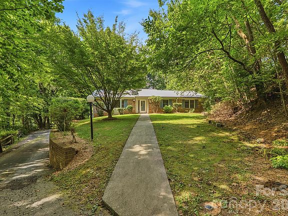 2nd image of 709 Forest Ridge Dr