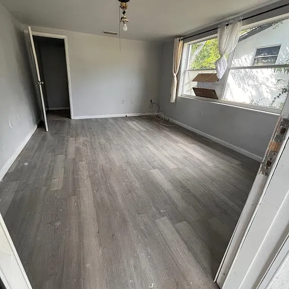 16 N Jackson St — Photo 2