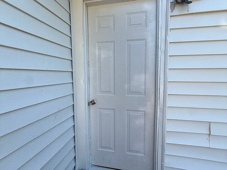 809 Olympia St — Photo 17