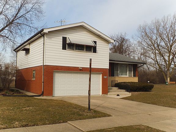 2nd image of 10708 Laramie Ave