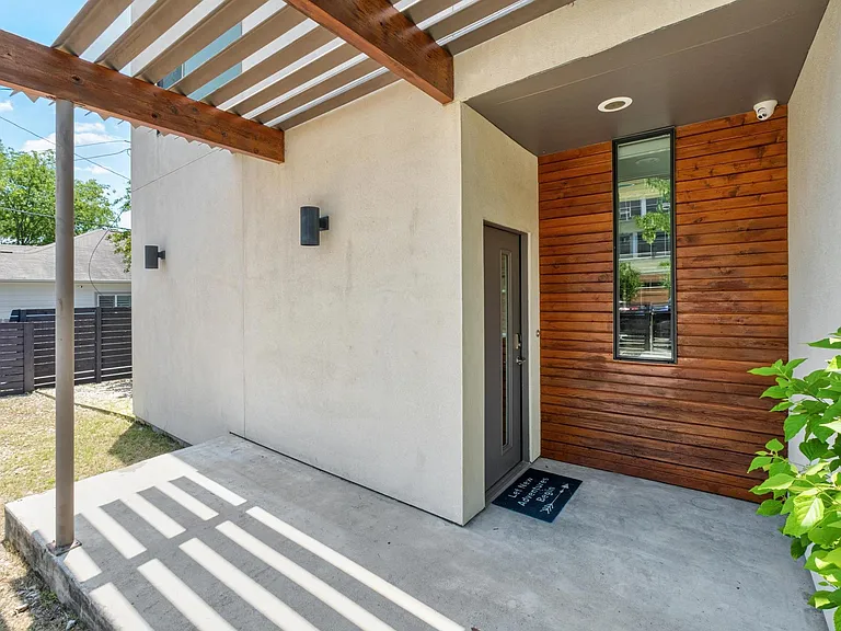 1606 Salina St — Photo 5