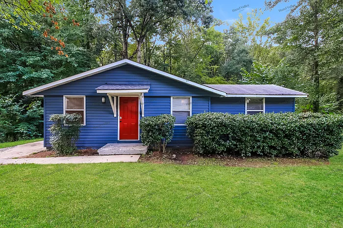 3 bed, 1.0 bath, 1158 sqft, $1,250 — Photo 2