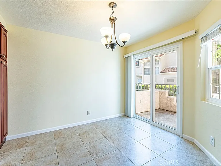 27281 Nicole Dr — Photo 35