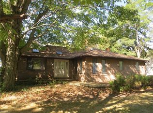 11832 Mapleridge Dr, North Royalton, OH