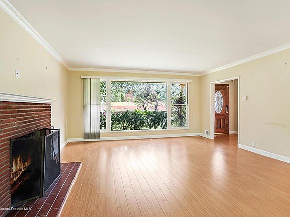 3rd image of 1512 Crest Dr