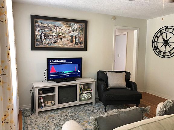 FULLY FURNISHED RENTAL - INTERNET INCLUDED