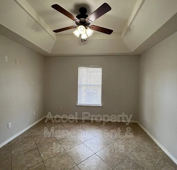 2301 N 46th St — Photo 19