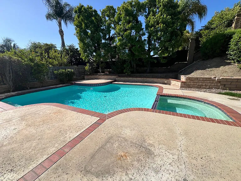 2209 E Vista Canyon Rd — Photo 26