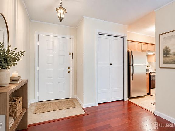 2nd image of 6 Norwich Pl