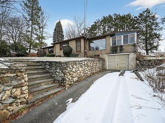 2nd image of 567 Dennison Dr