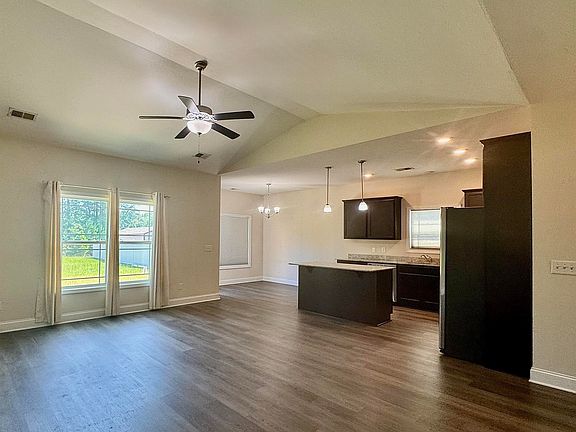 5th image of 115 Silver Way Dr