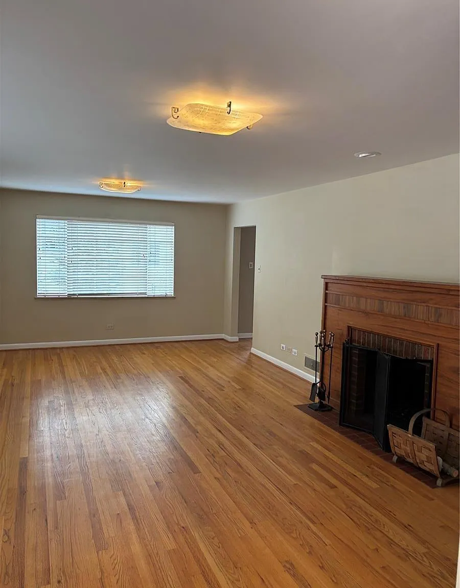 3 bed, 3.0 bath, 2244 sqft, $4,500 — Photo 4