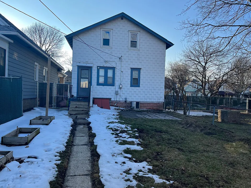 S 68th St