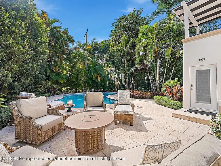 240 Seabreeze Ave — Photo 22