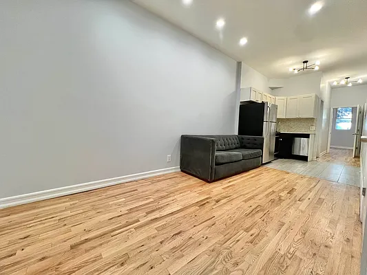 Rented by ERNY LLC | media 9