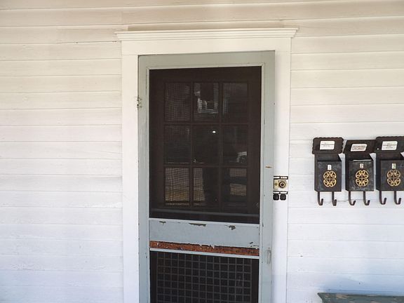 3rd image of 419 Conway St #2