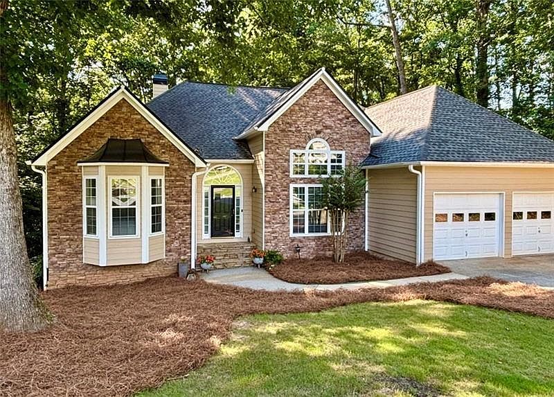 1st image of 3802 Heartleaf Dr NW