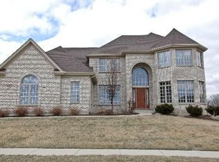 3707 Heathmoor Dr, Elgin, IL 60124