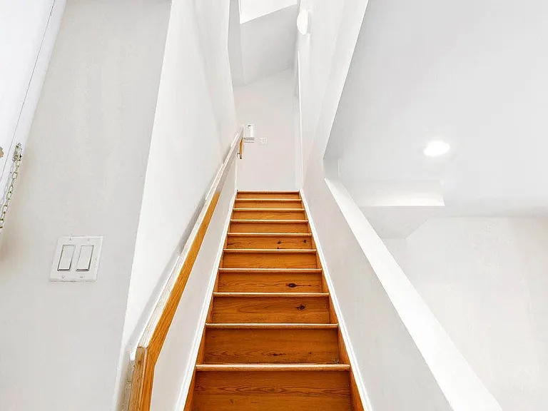 201 E 12th St #Penthouse 15 — Photo 5