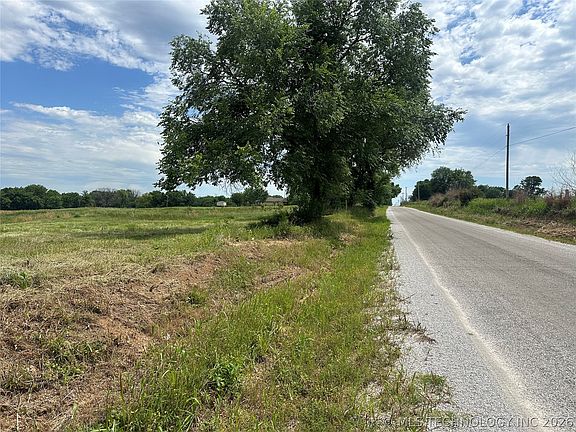 3rd image of 1 S 270th Rd