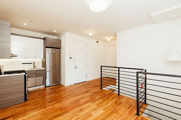 Rented by Nooklyn NYC LLC | media 43