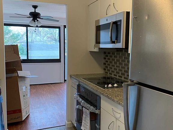 5th image of 1600 Center Ave APT 3G