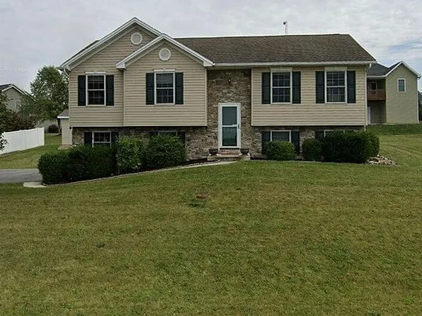 110 McCulloch Rd, Shippensburg, PA 17257