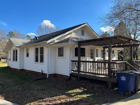 5th image of 1835 Thompson Dr