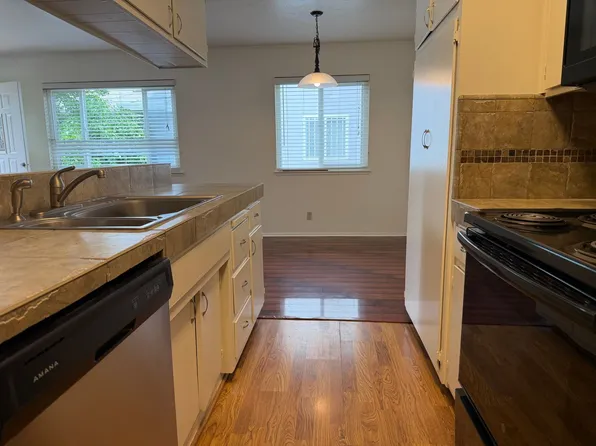 9009 Casals St APT 2, Sacramento, CA 95826