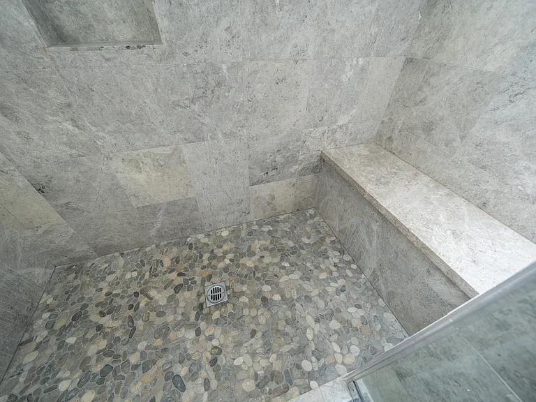 3rd Floor - Master Bathroom
