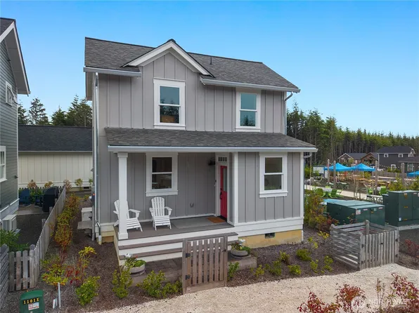 4 Springboard Street, Pacific Beach, WA 98571
