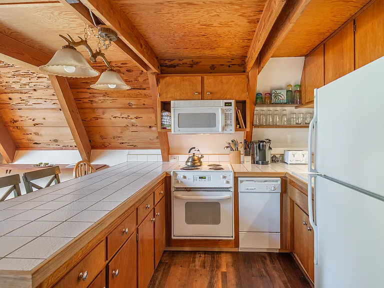 6120 Lark Dr — Photo 8