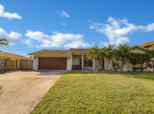 6567 Venetian Dr, Lake Worth, FL 33462