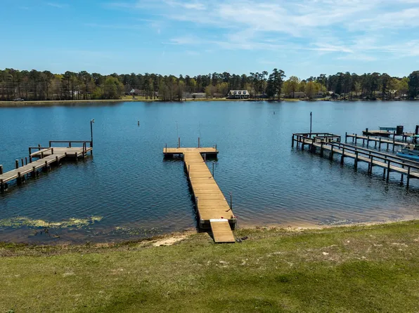2112 Lake Shore Dr, Manning, SC 29102